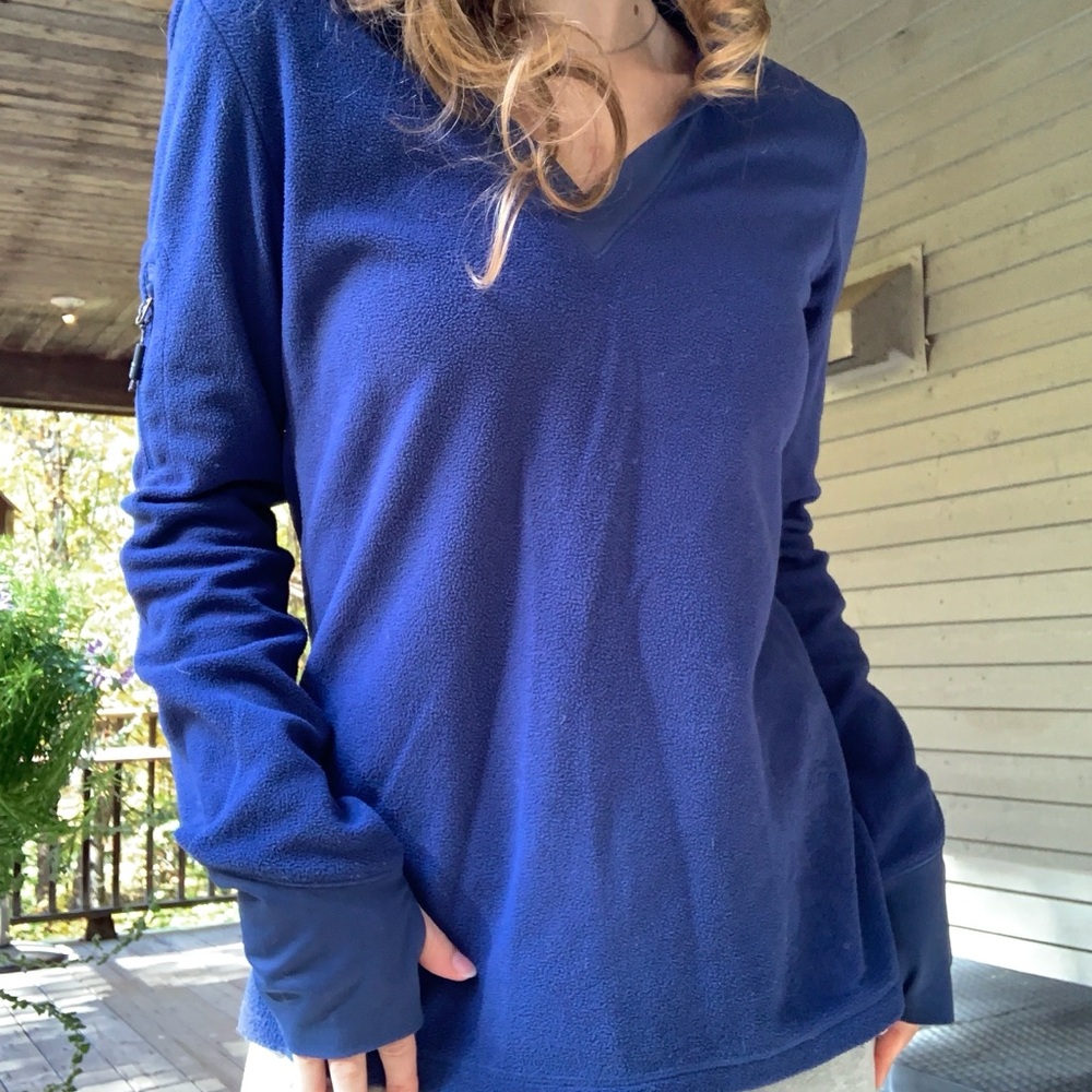 Lolë Blue Fleece Pullover